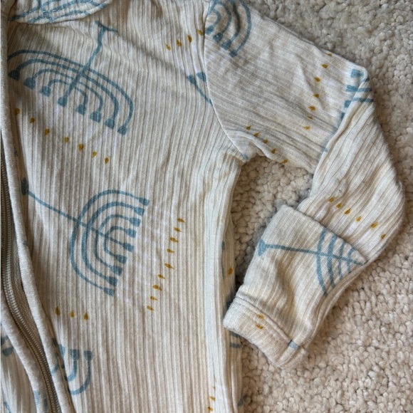 Posh Peanut Chanukah Pajama 2 way zipper footie size 0-3m - Picture 2 of 13